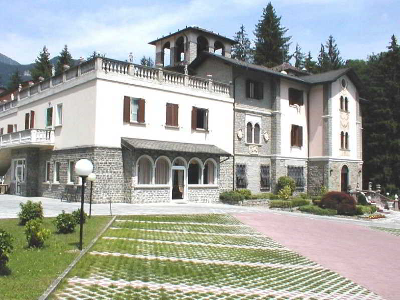 Hotel Villa Delle Ortensie Sant'Omobono Imagna Dış mekan fotoğraf