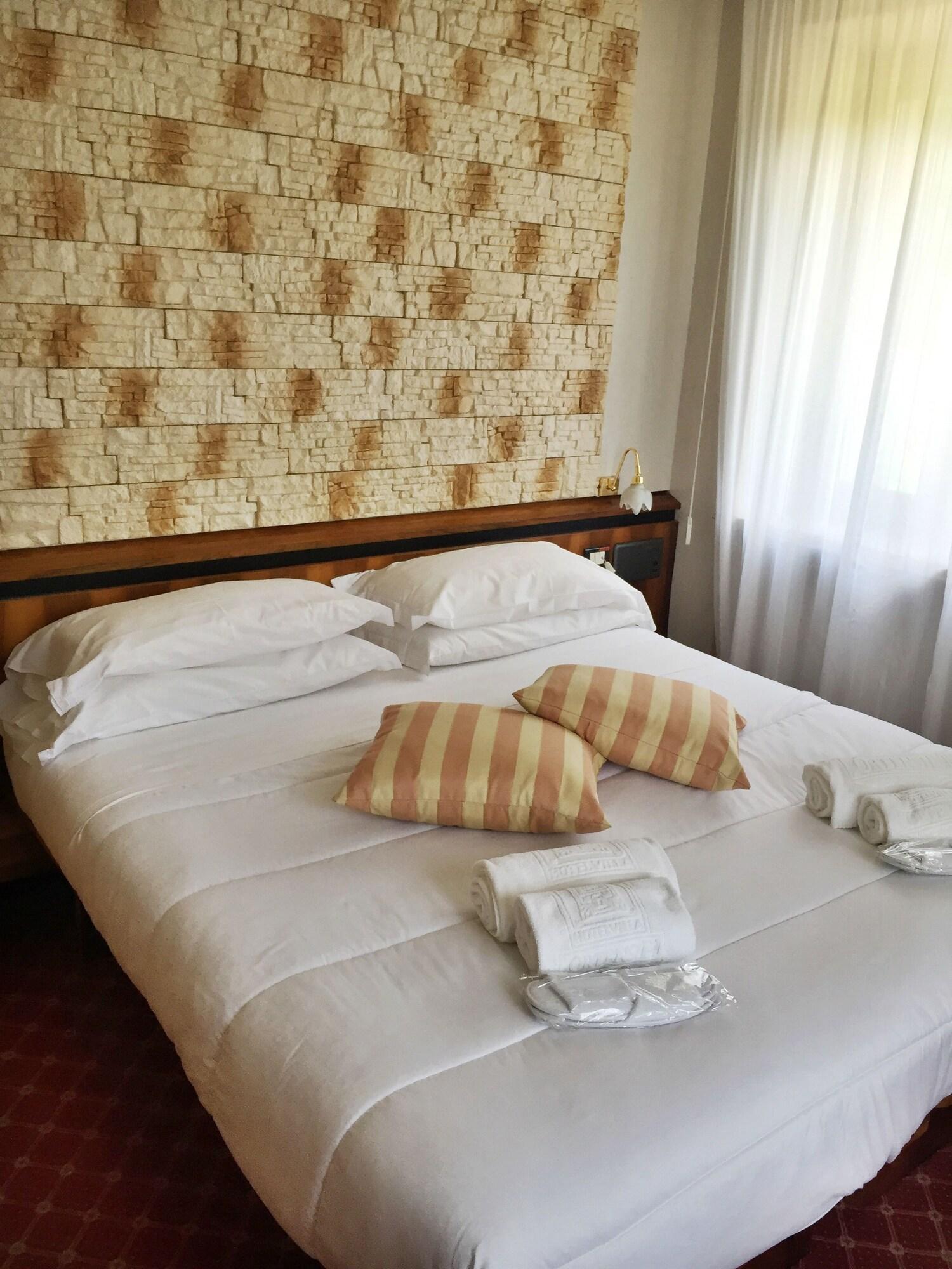 Hotel Villa Delle Ortensie Sant'Omobono Imagna Dış mekan fotoğraf