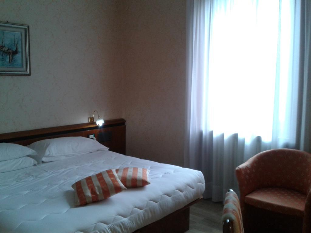 Hotel Villa Delle Ortensie Sant'Omobono Imagna Oda fotoğraf