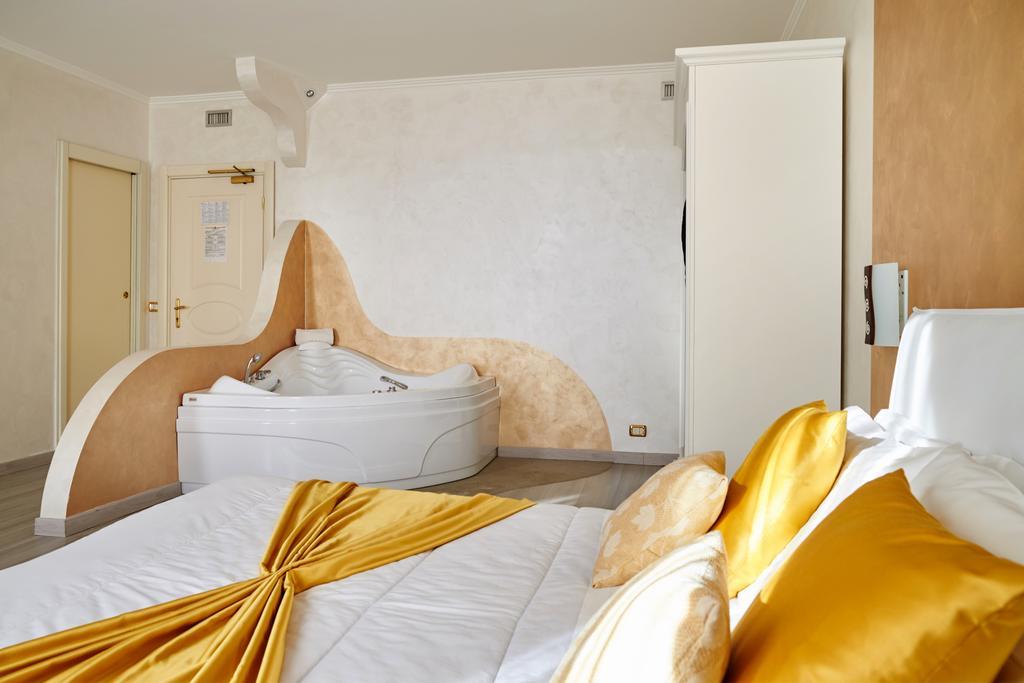 Hotel Villa Delle Ortensie Sant'Omobono Imagna Dış mekan fotoğraf