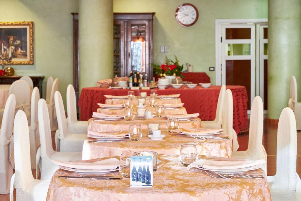 Hotel Villa Delle Ortensie Sant'Omobono Imagna Dış mekan fotoğraf